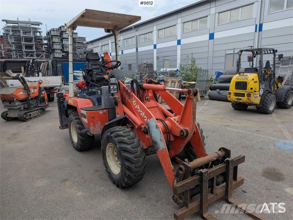 Kubota backhoe loader Екскаватори-навантажувачі