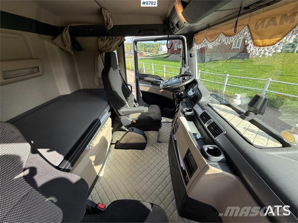 MAN TGX 26.500 6X2 Вантажівки з гаковим підйомом