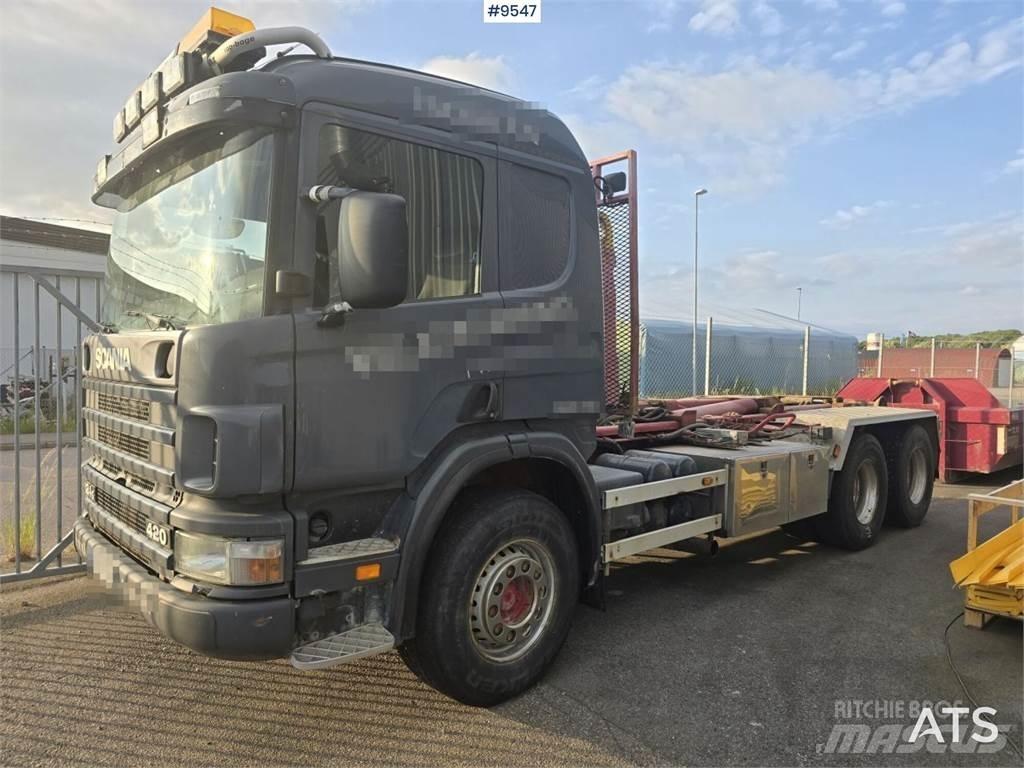 Scania P124 Вантажівки з гаковим підйомом