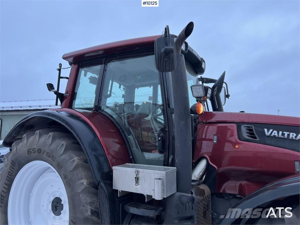 Valtra T213 Трактори