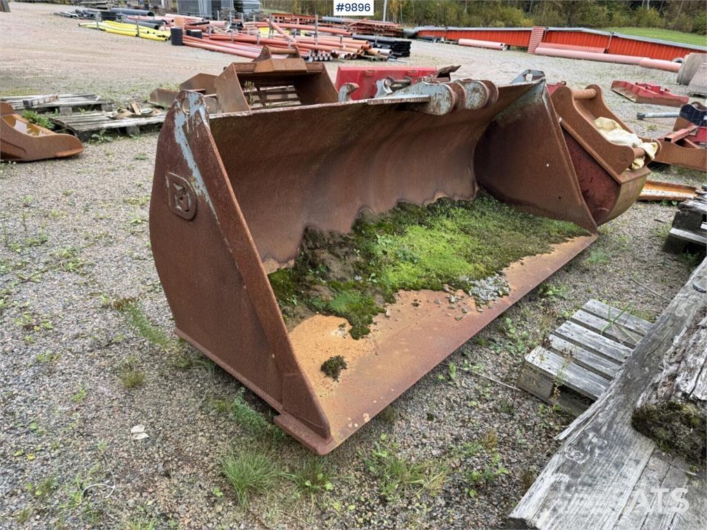 Viby Jern B20 Ковші