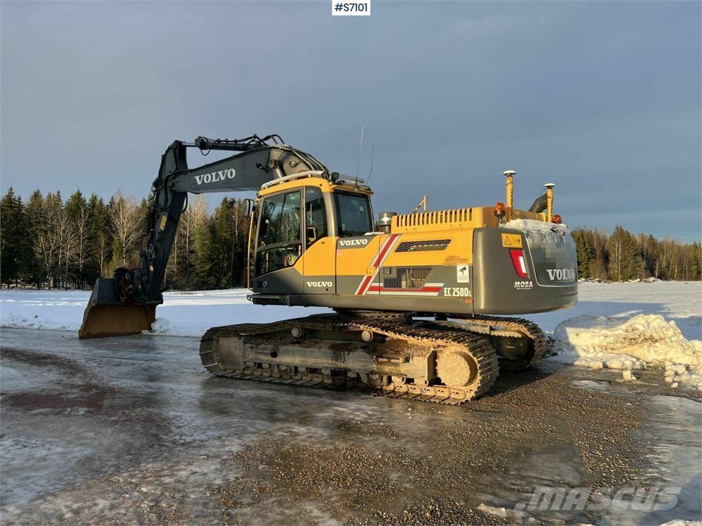 Volvo EC250DL Гусеничні екскаватори