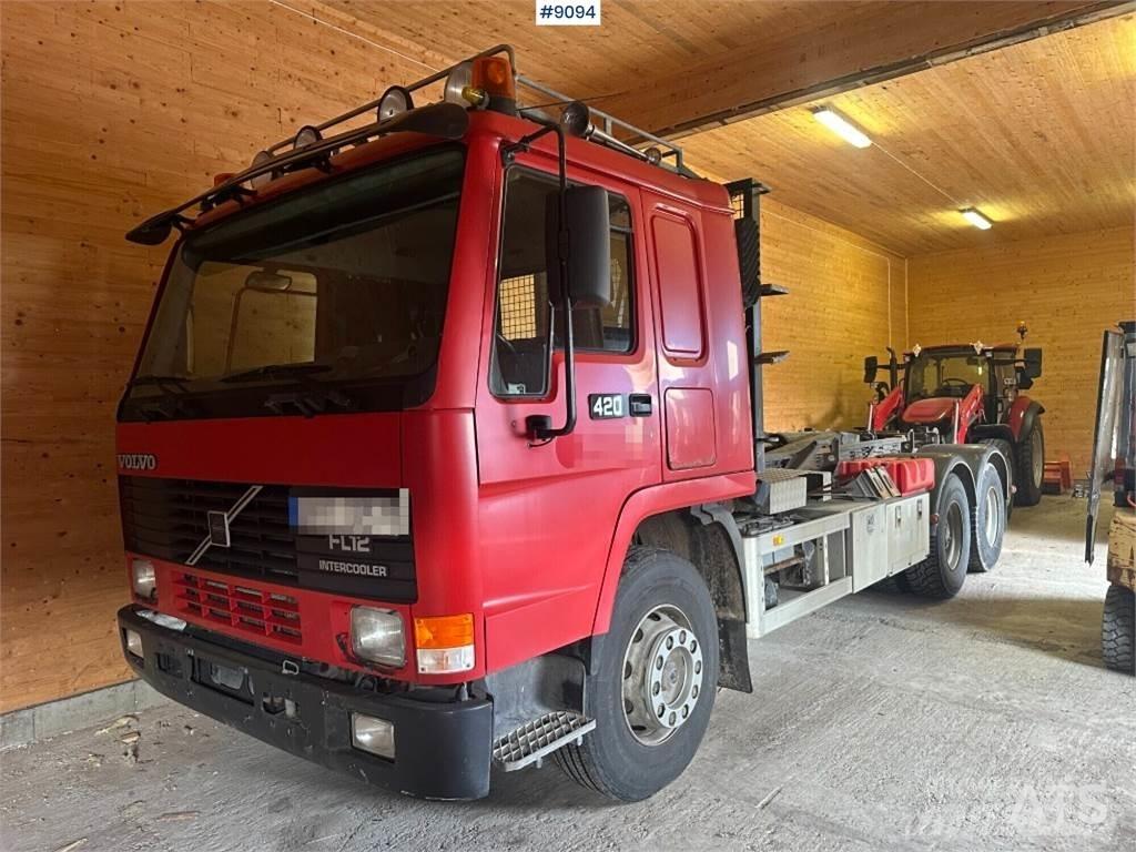 Volvo FL12 Вантажівки з гаковим підйомом