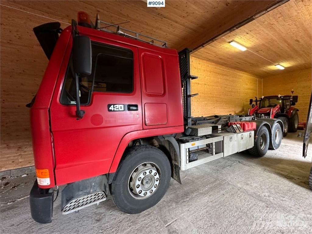 Volvo FL12 Вантажівки з гаковим підйомом