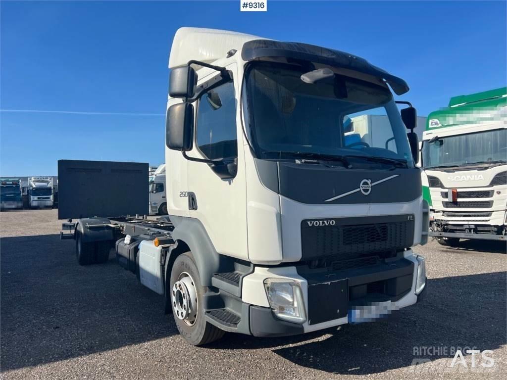 Volvo FL250 Шасі з кабіною