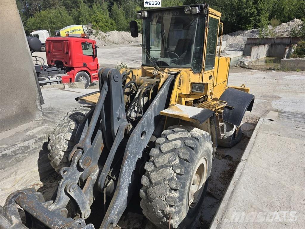 Volvo L120 Колісні бульдозери
