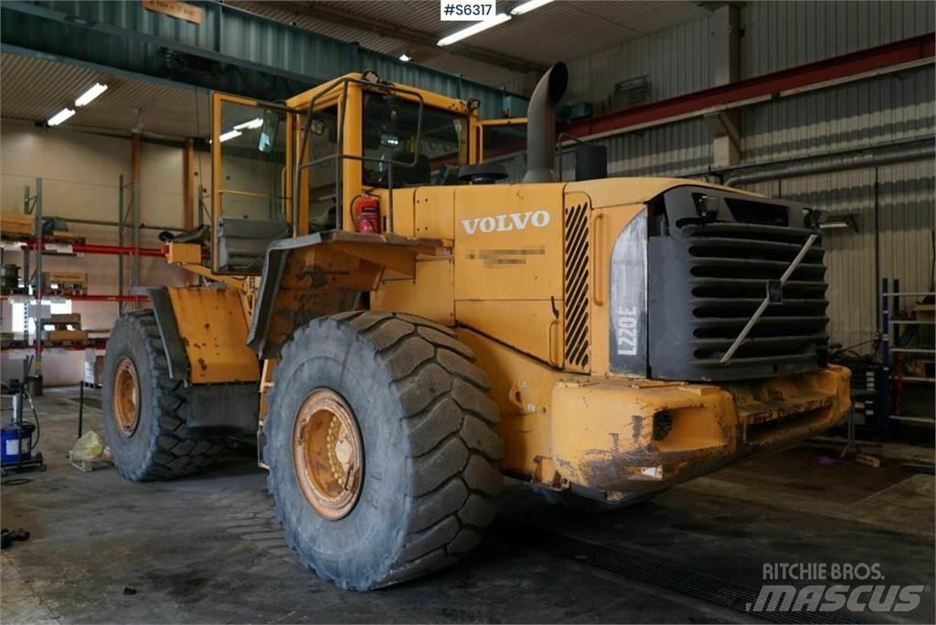 Volvo L220E Фронтальні навантажувачі