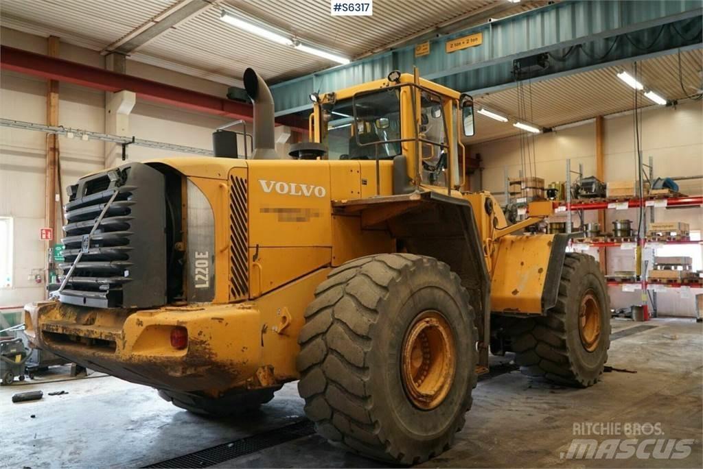 Volvo L220E Фронтальні навантажувачі