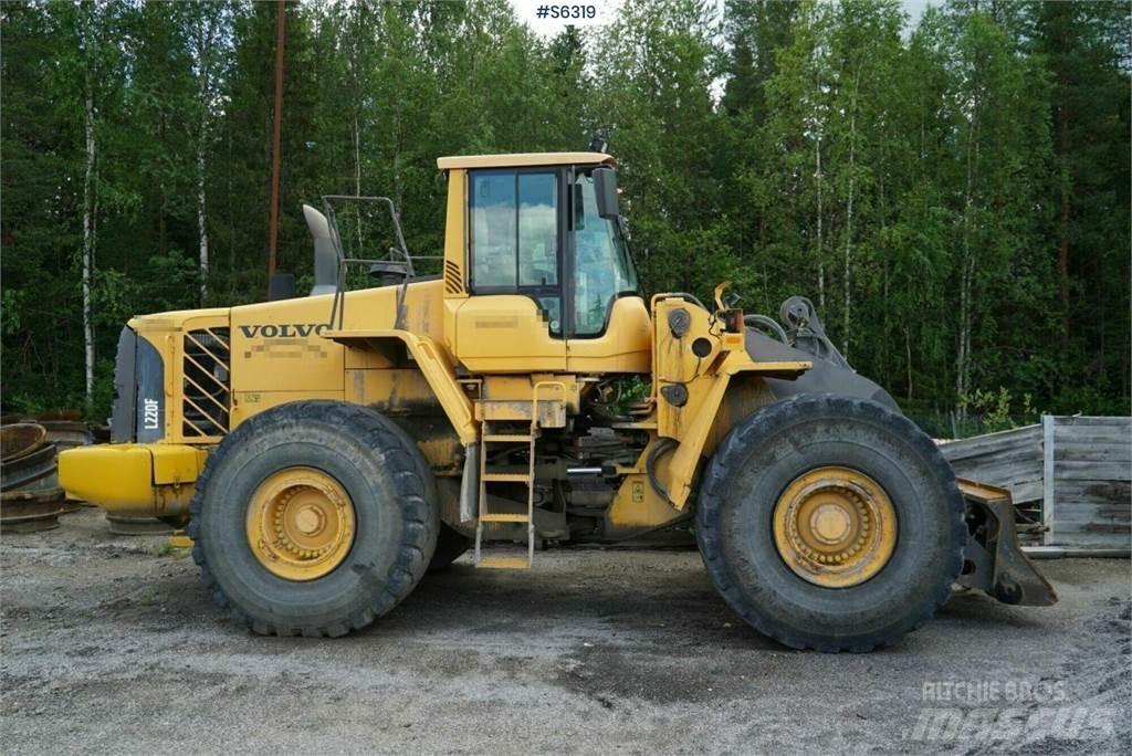 Volvo L220F Фронтальні навантажувачі