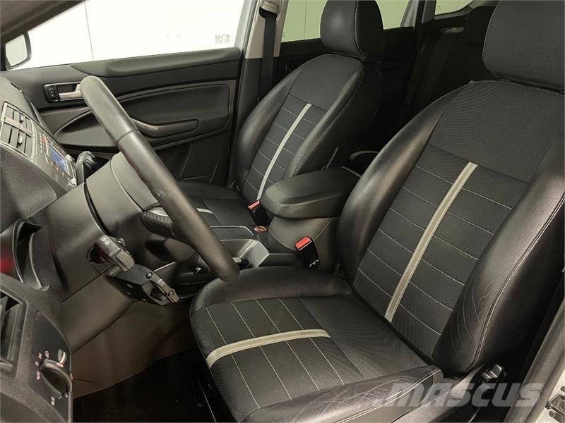 Ford Kuga Автомобілі
