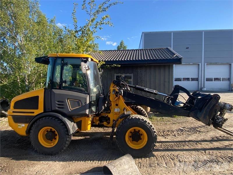 JCB 407 Фронтальні навантажувачі