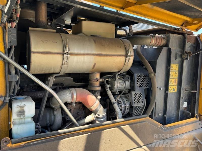 JCB 416k Фронтальні навантажувачі