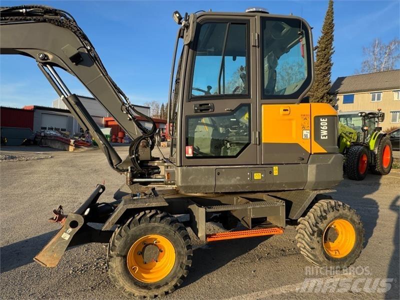 Volvo EW60E Гусеничні екскаватори