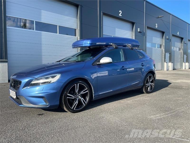 Volvo V40 Автомобілі