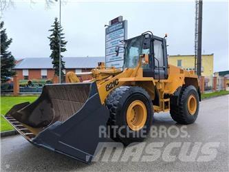 CASE 821C Фронтальні навантажувачі