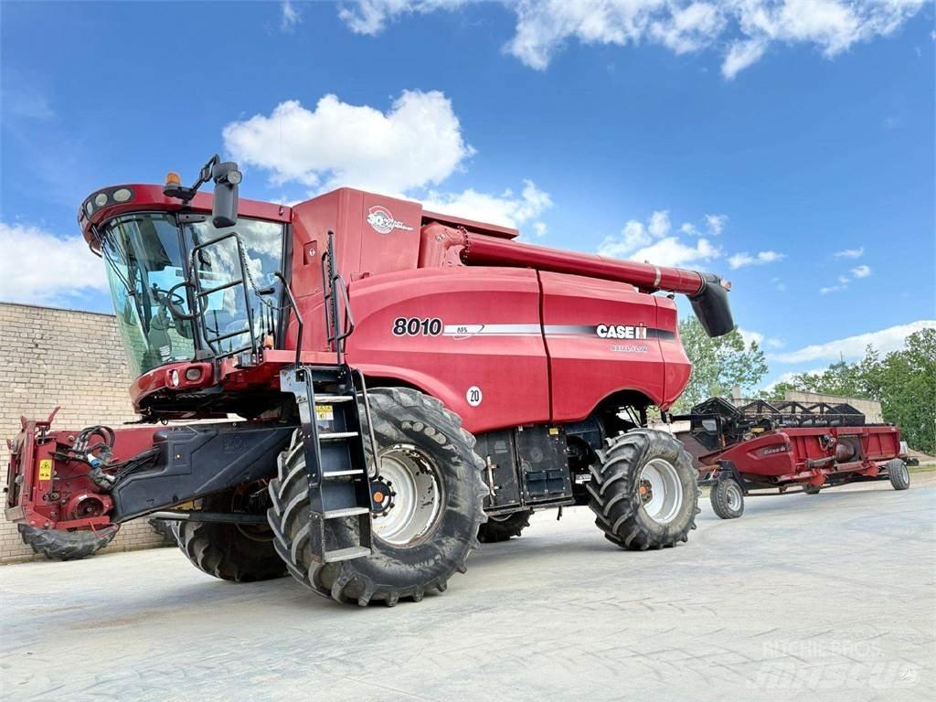 Case IH 8010 Зернозбиральні комбайни
