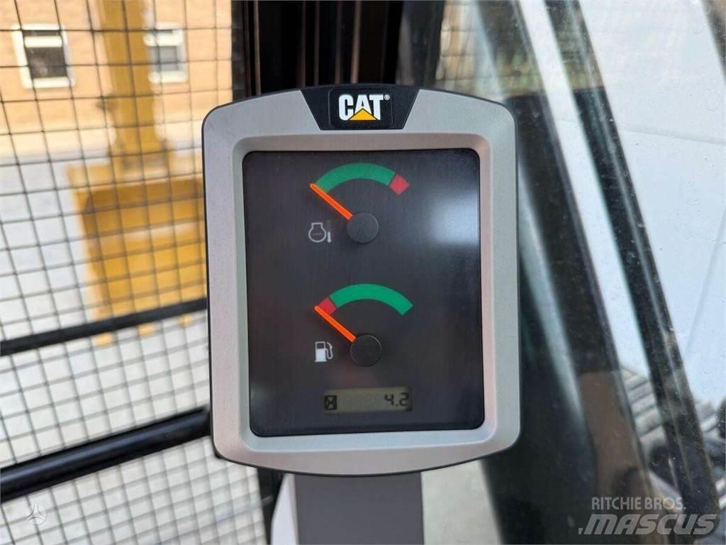 CAT 320D3 Гусеничні екскаватори