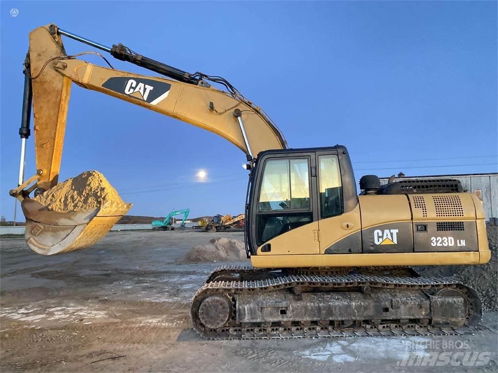 CAT 323 DLN Гусеничні екскаватори