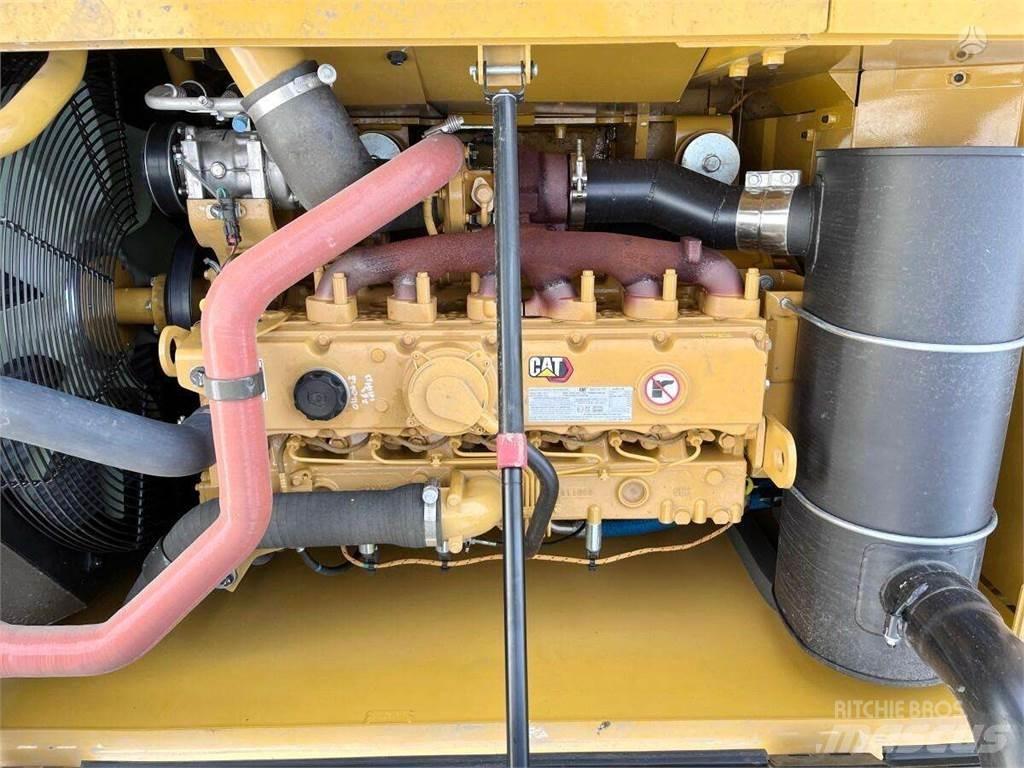 CAT 323D3 Гусеничні екскаватори