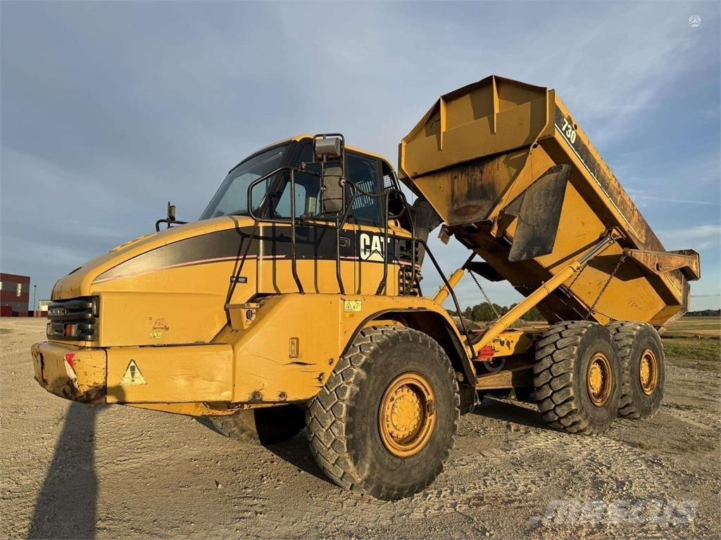 CAT 730 Зчленовані самоскиди