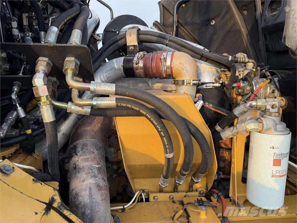 CAT 730 Зчленовані самоскиди