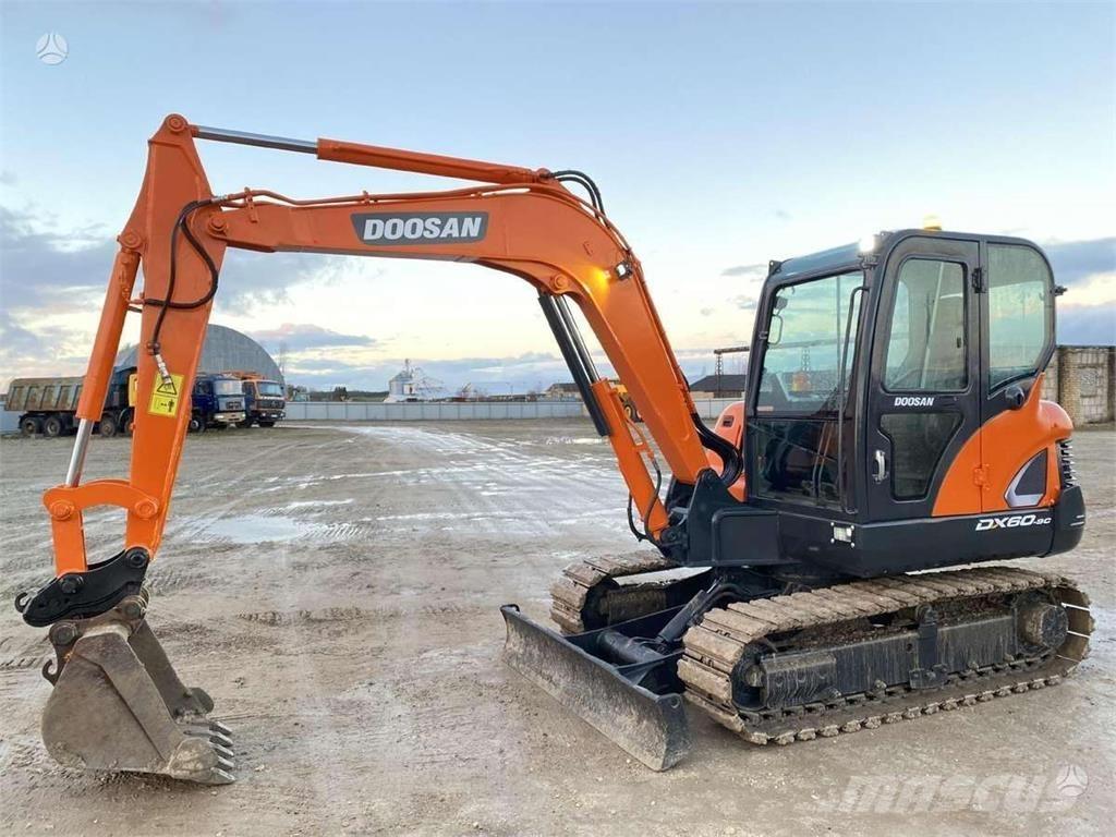 Doosan DX 60 C Міні-екскаватори < 7т