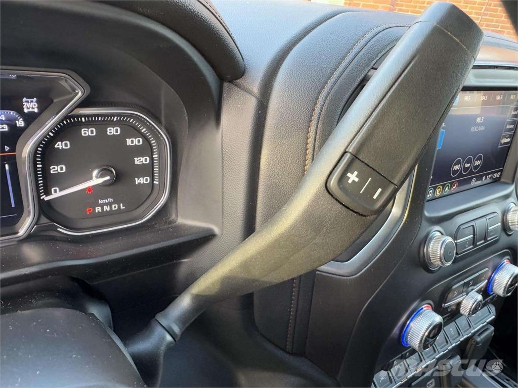GMC  Автомобілі