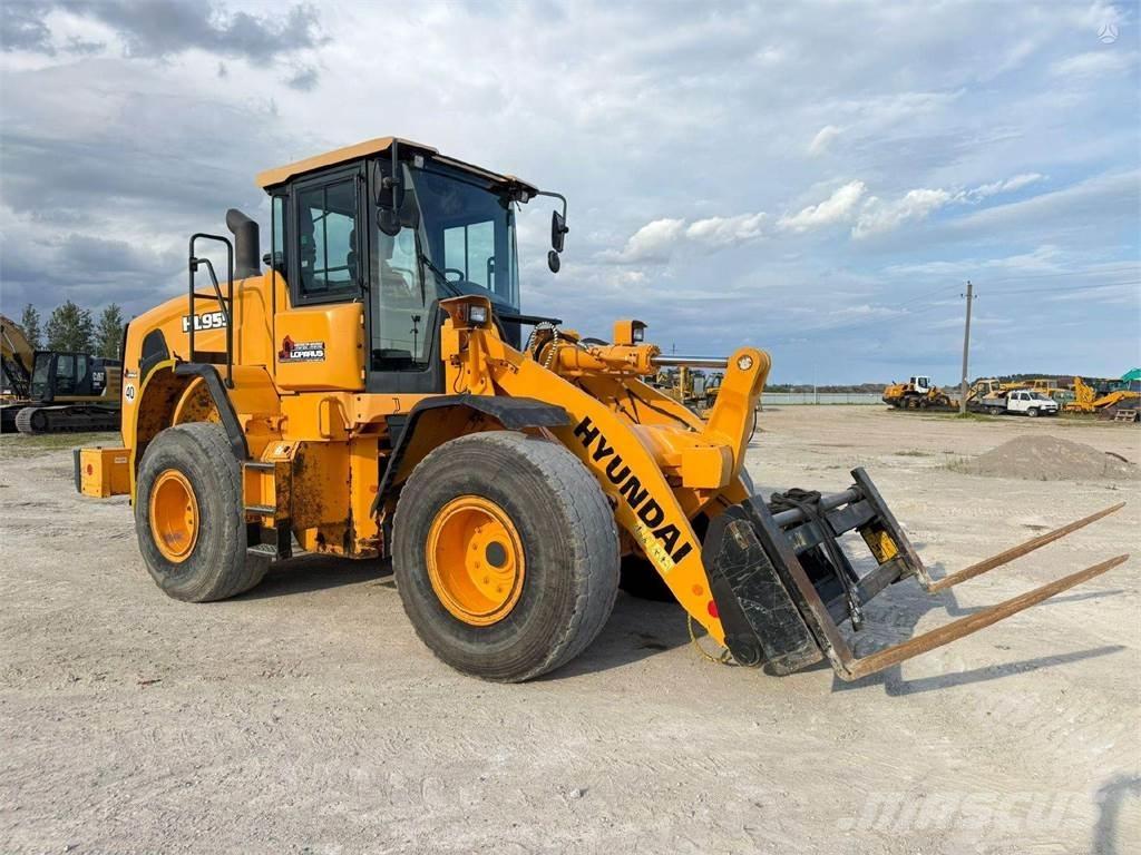 Hyundai HL 955 Фронтальні навантажувачі