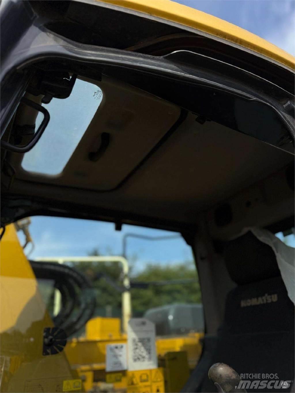 Komatsu PC138US Гусеничні екскаватори