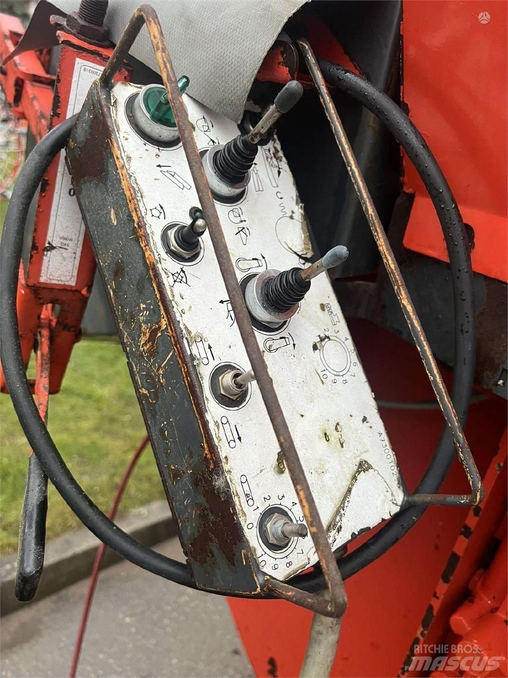 Kuhn Primor 3560 Завантажувачі змішувальних машин
