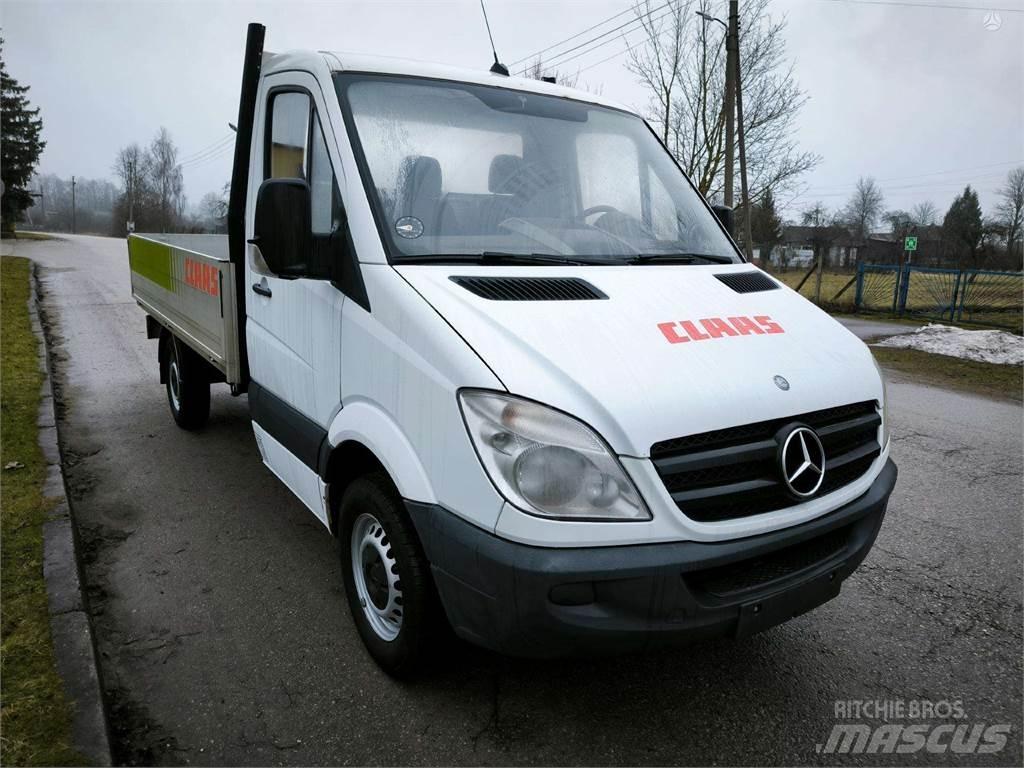 Mercedes-Benz  Автомобілі