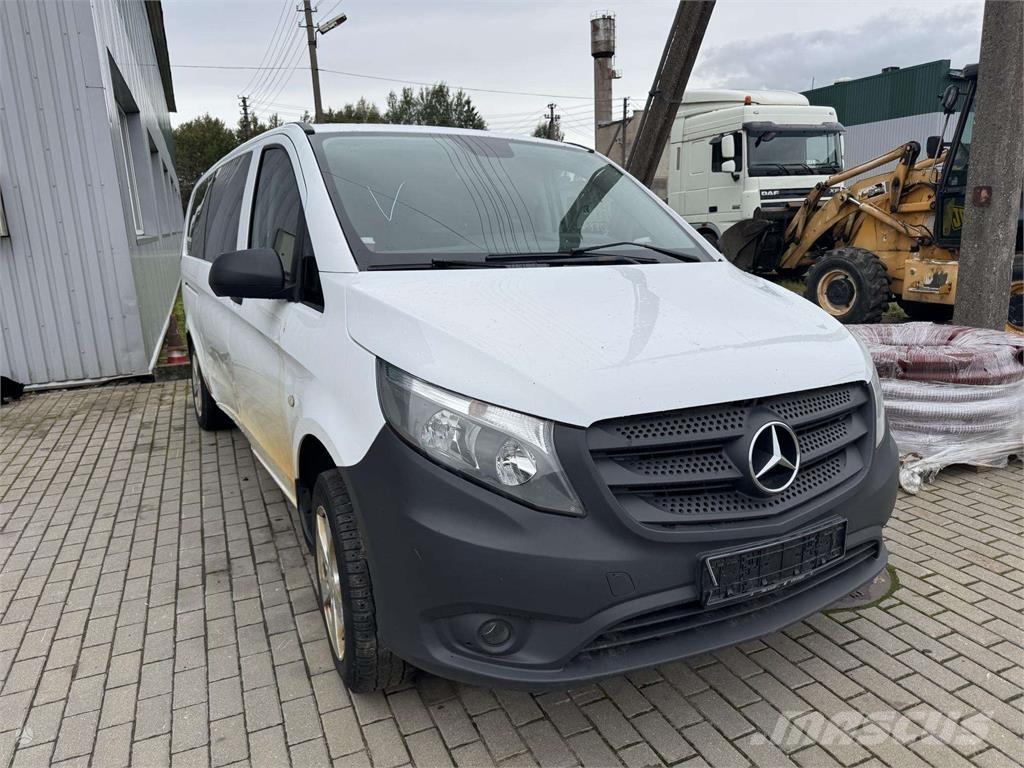 Mercedes-Benz  Автомобілі
