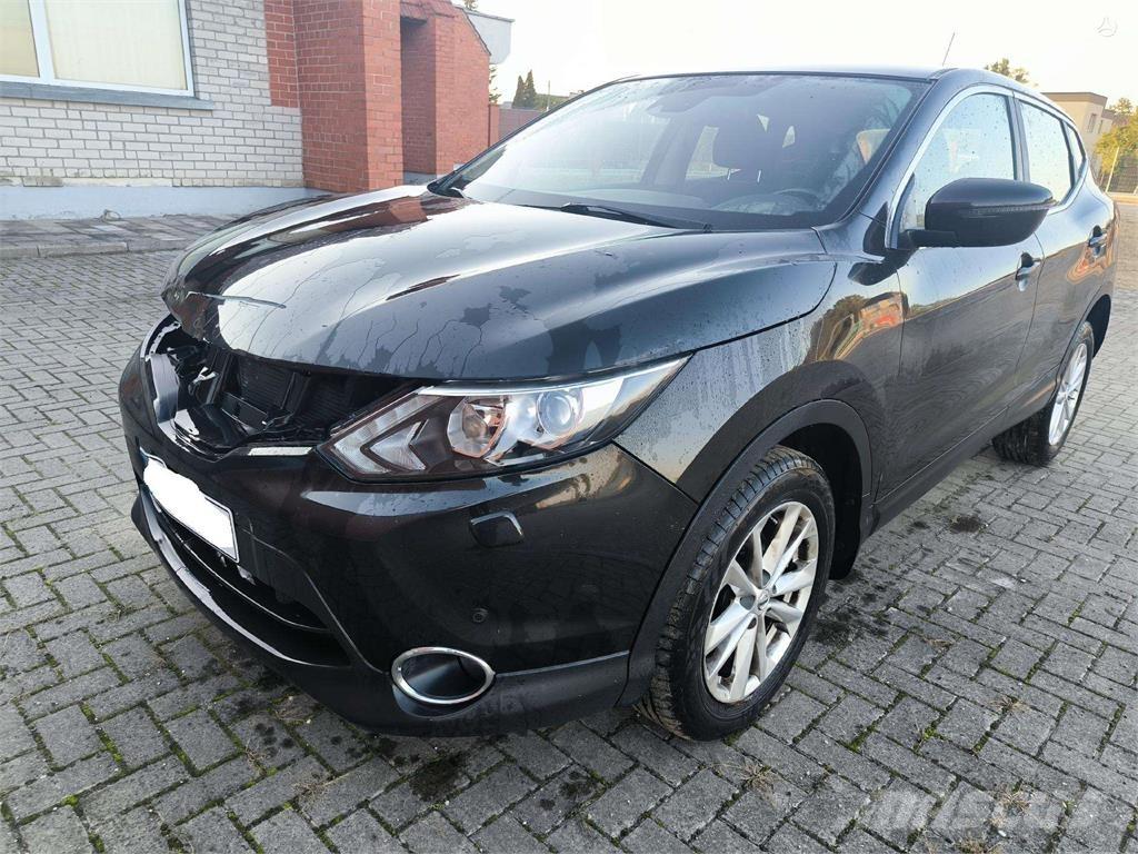 Nissan  Автомобілі