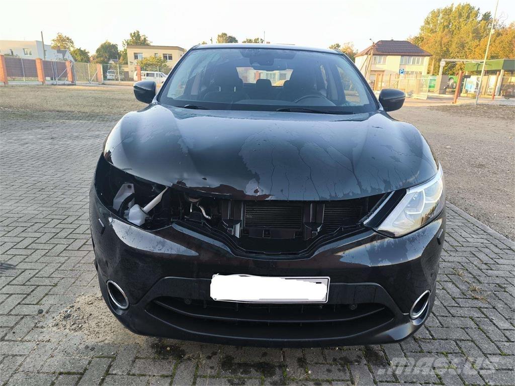 Nissan  Автомобілі
