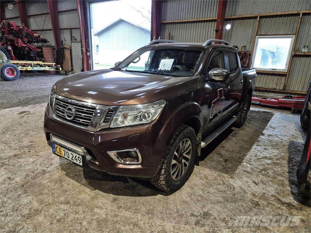 Nissan  Автомобілі