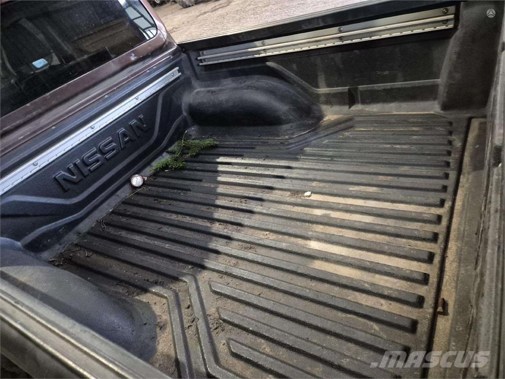Nissan  Автомобілі