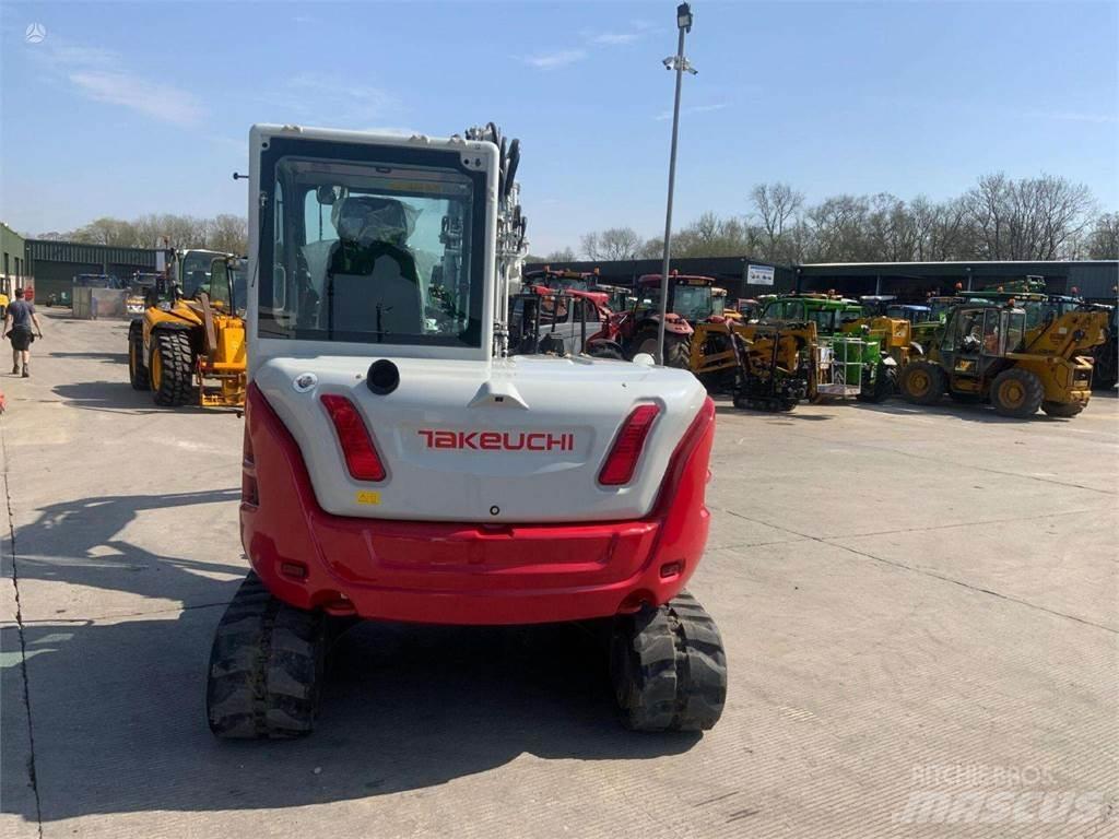 Takeuchi TB370 Гусеничні екскаватори