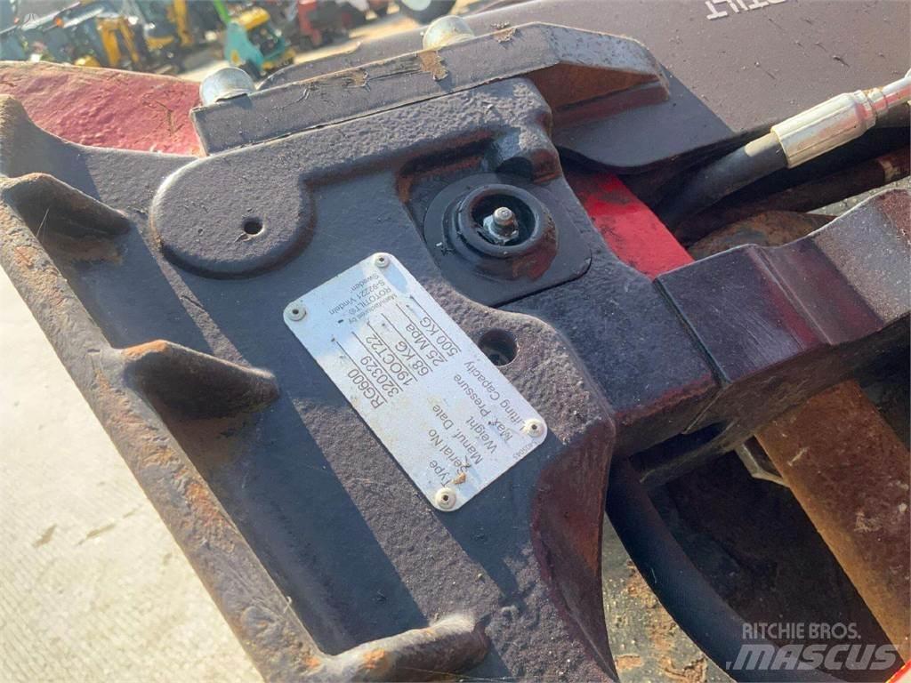 Takeuchi TB370 Гусеничні екскаватори