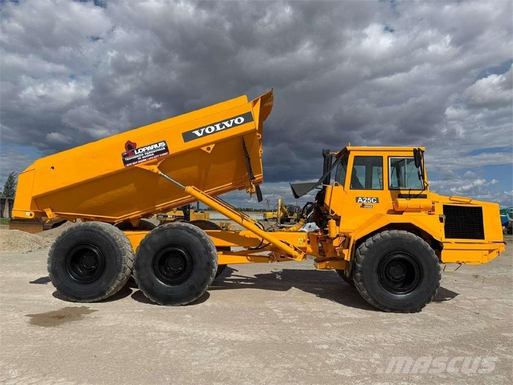 Volvo A25C Зчленовані самоскиди