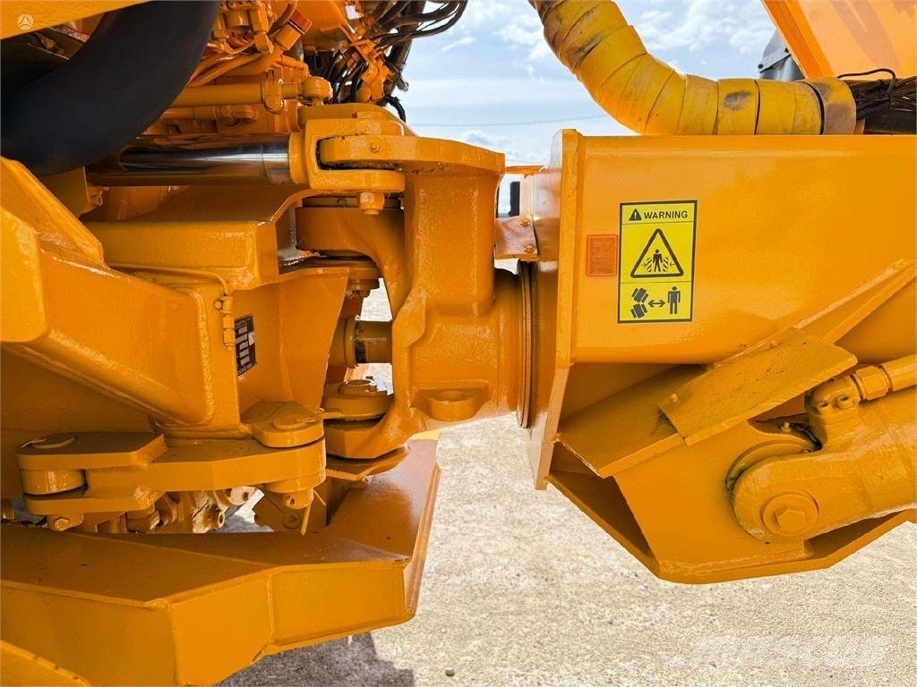 Volvo A25C Зчленовані самоскиди