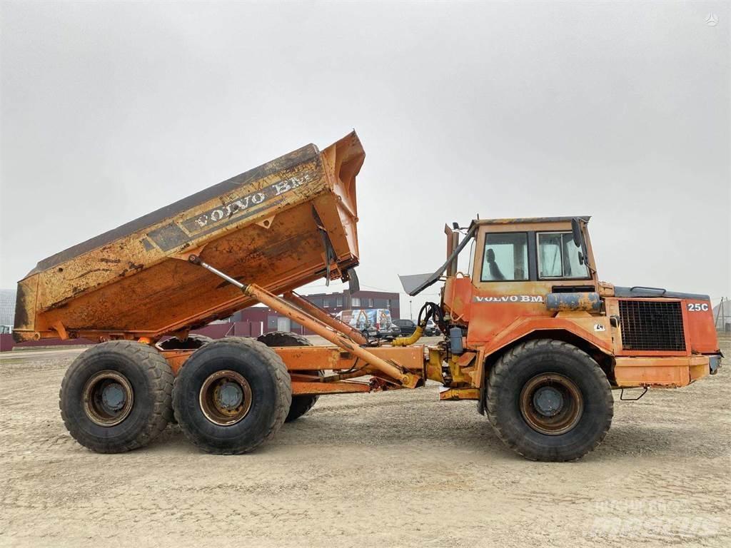 Volvo A25C , Nr.1 Зчленовані самоскиди