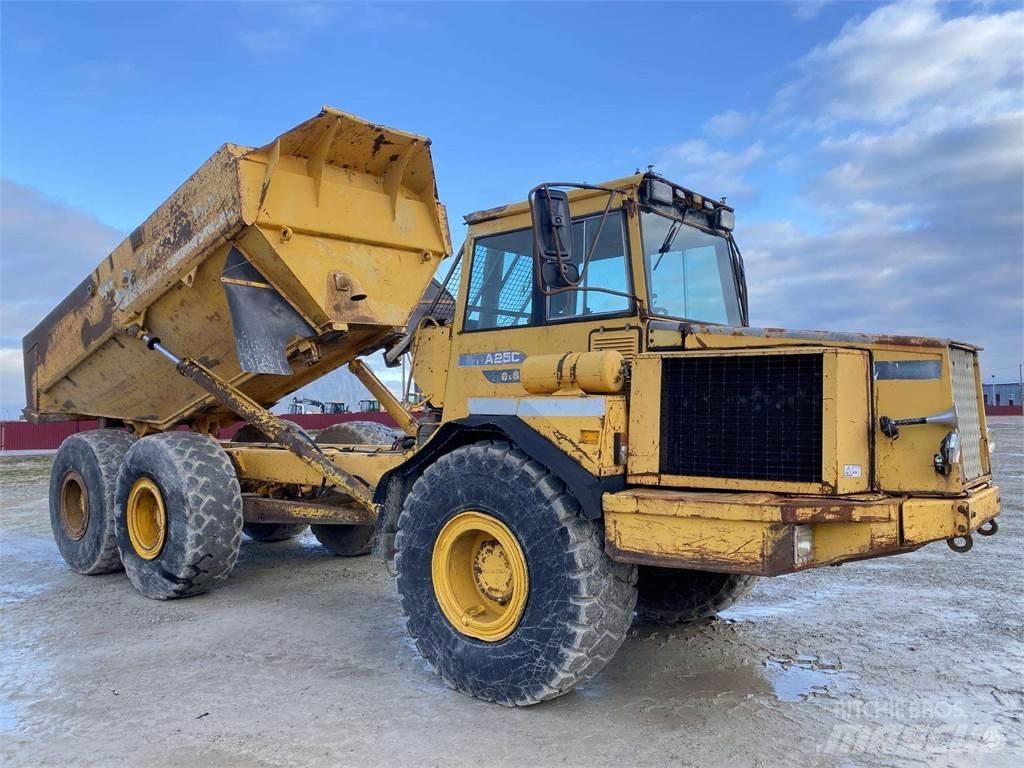 Volvo A25C , Nr.4 Зчленовані самоскиди