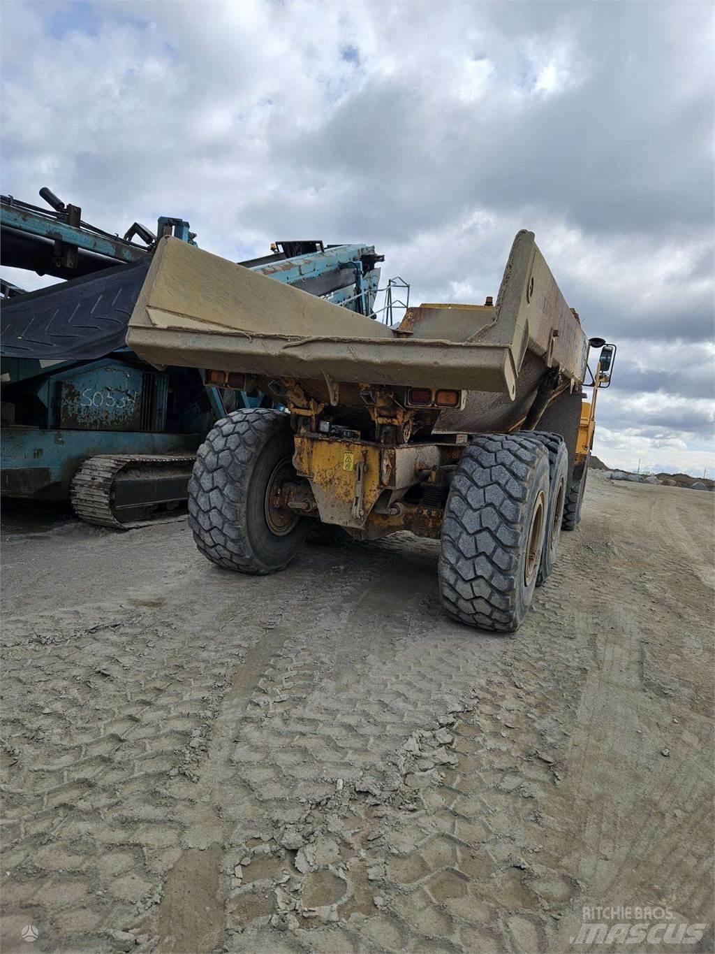 Volvo A25D Зчленовані самоскиди
