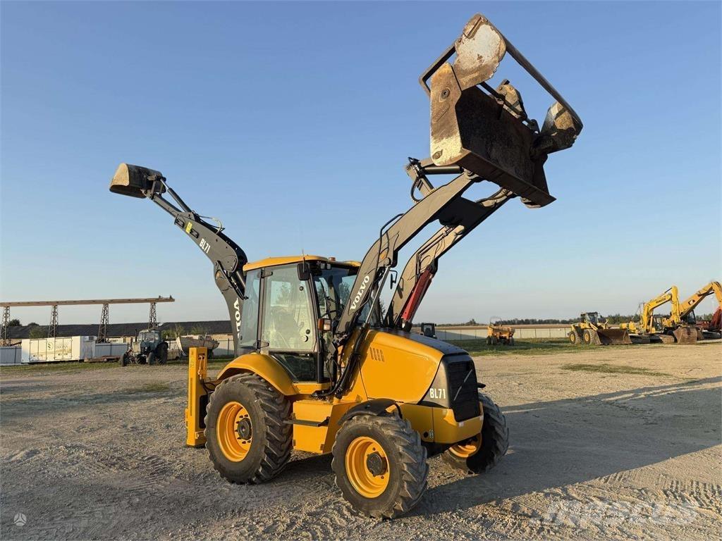 Volvo BL 71 Екскаватори-навантажувачі