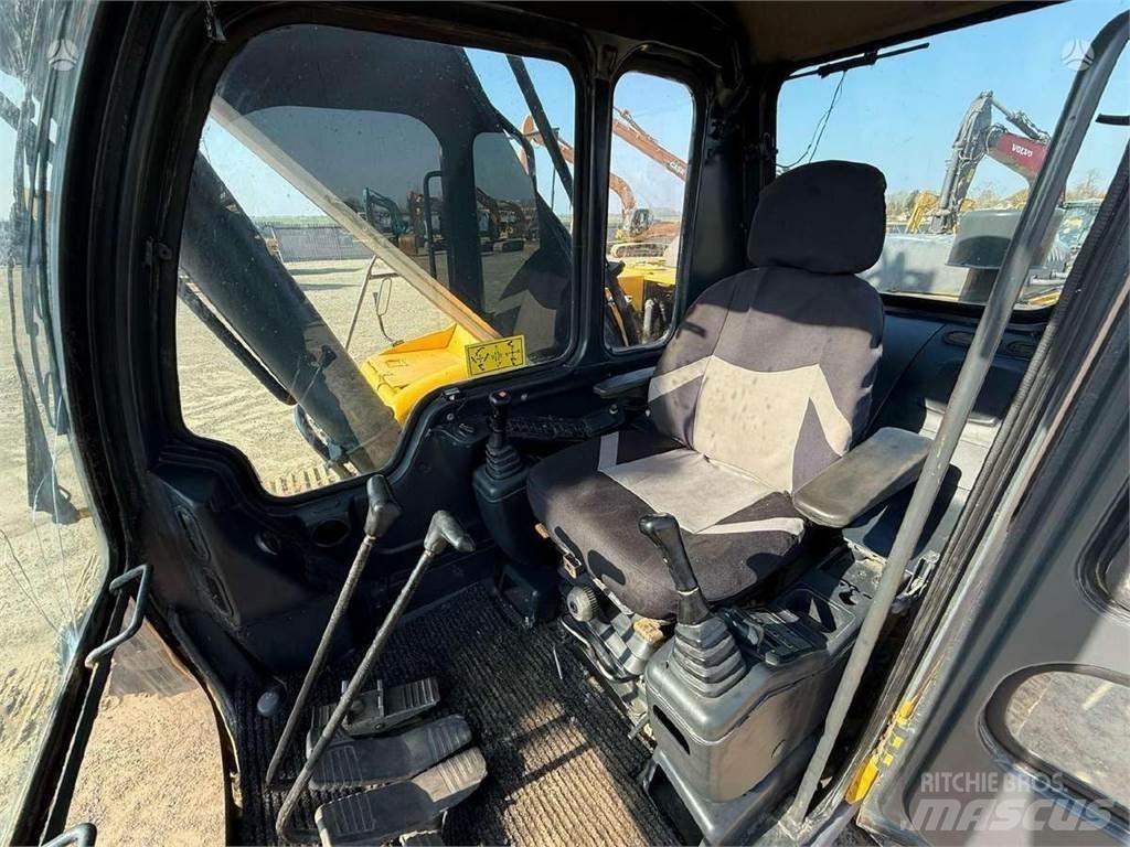 Volvo EC 240 LC Гусеничні екскаватори