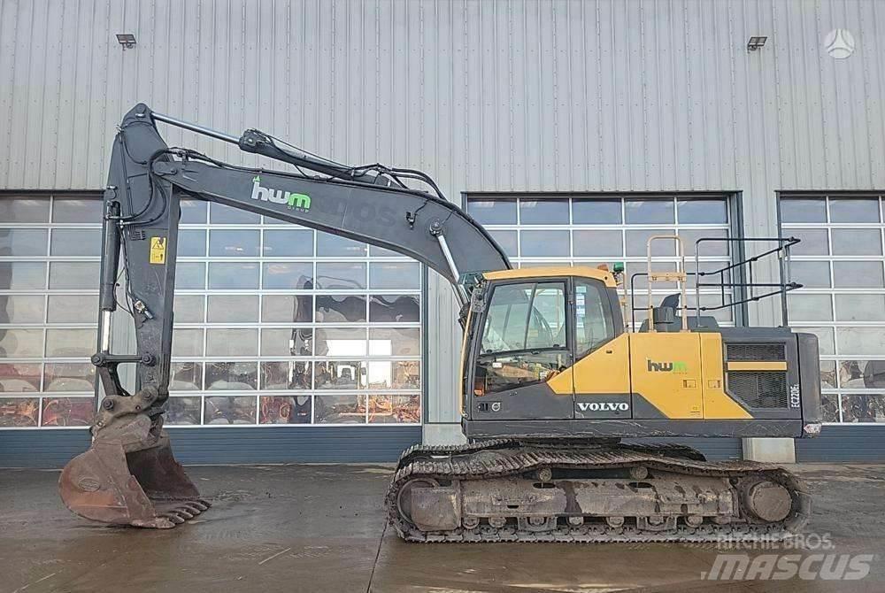 Volvo EC220E Гусеничні екскаватори