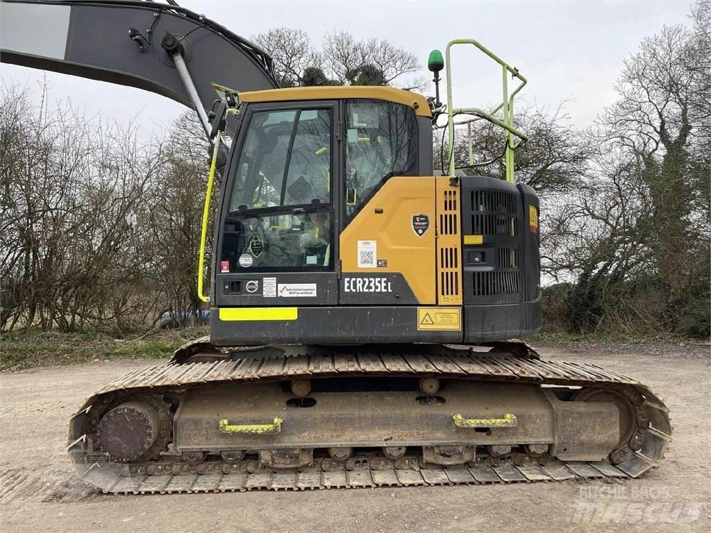 Volvo ECR235EL Гусеничні екскаватори