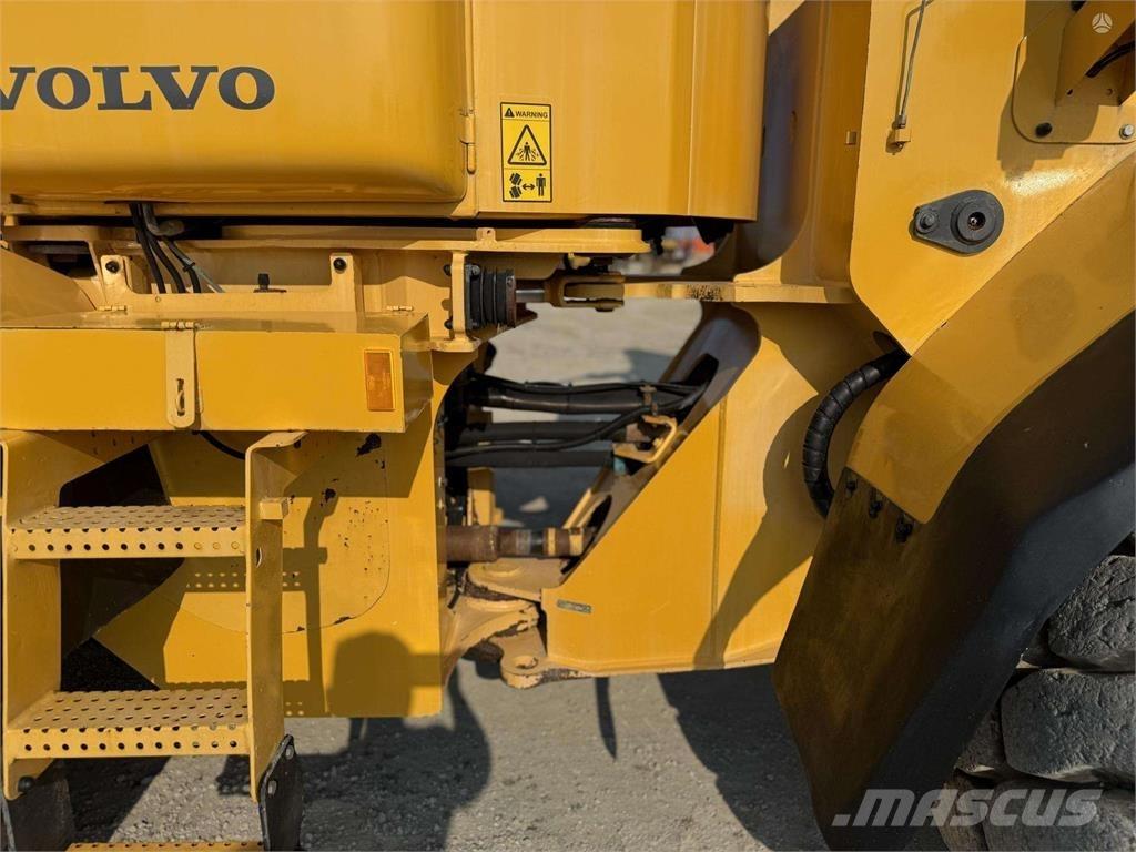 Volvo L 110 E Фронтальні навантажувачі