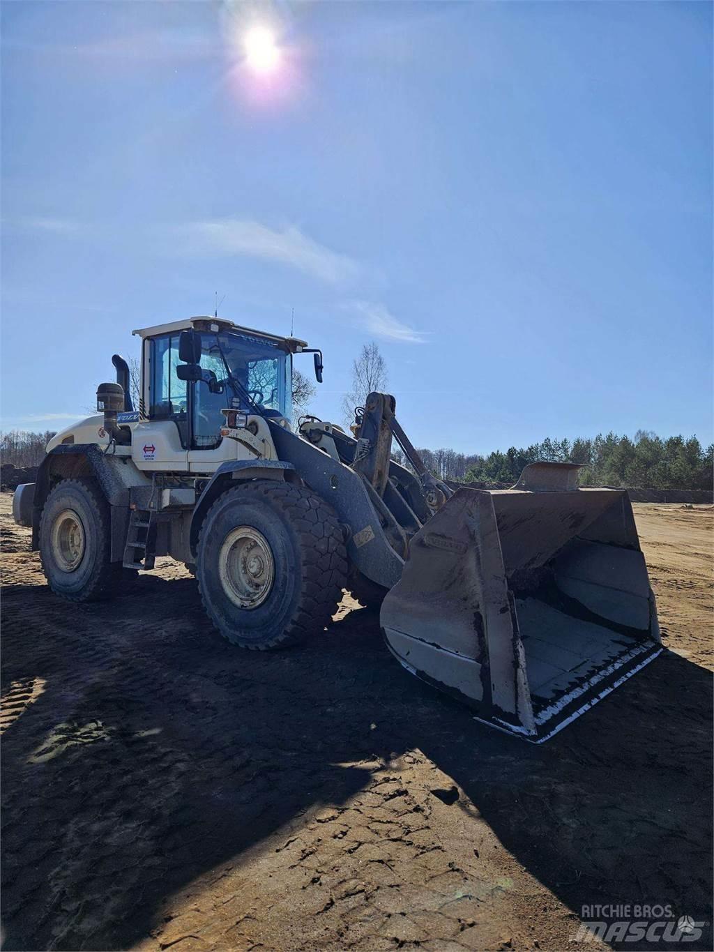 Volvo L120G Фронтальні навантажувачі