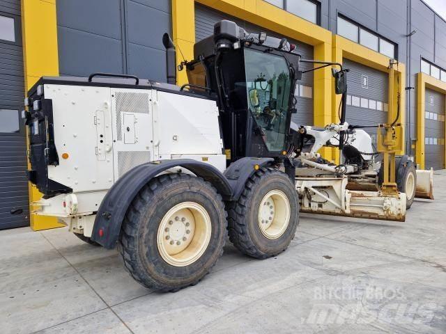 CAT 120AWD Грейдери
